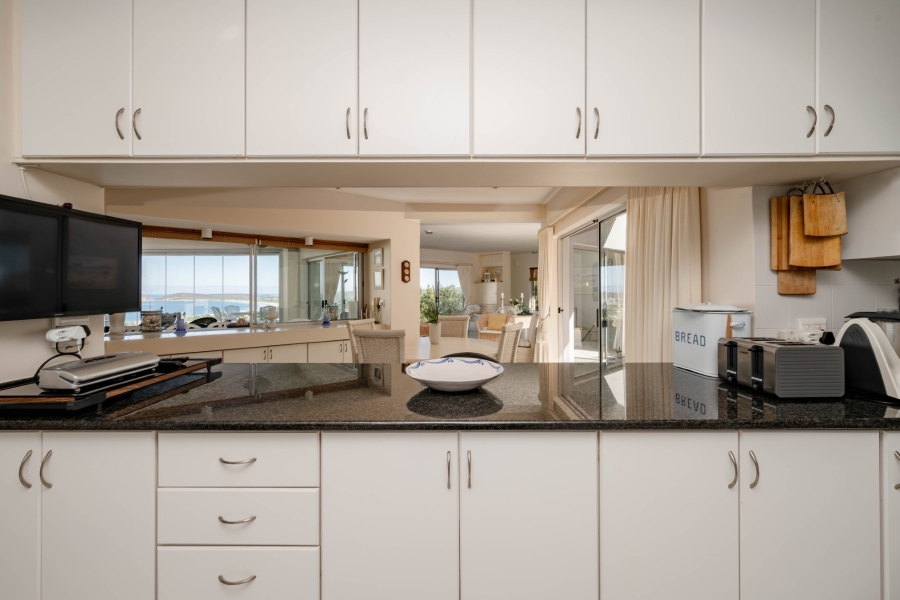 5 Bedroom Property for Sale in Signal Hill Western Cape